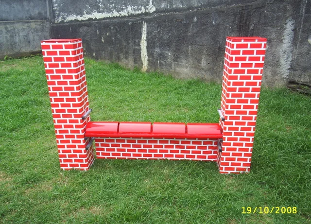 Muro oficial de Agility estampado de tijolos vermelhos