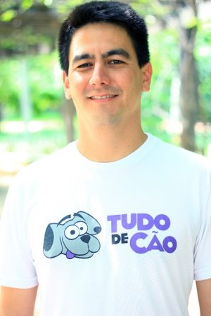 Leonardo Ogata Adestrador e cofundador da Tudo de Cão